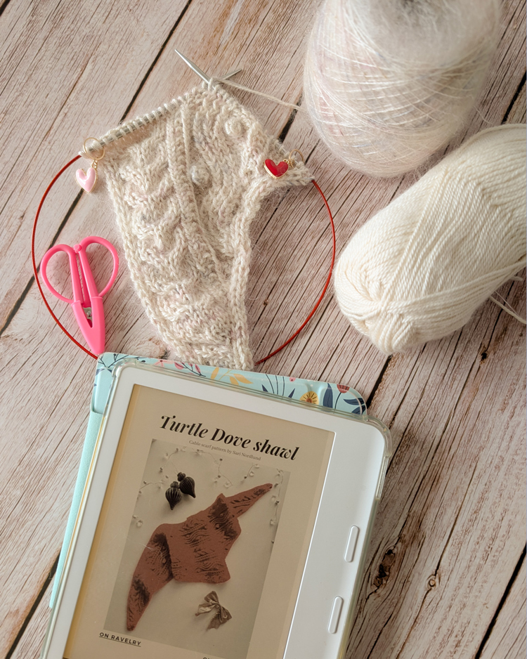 Matériel pour le Turtle dove shawl de Sari Nordlund